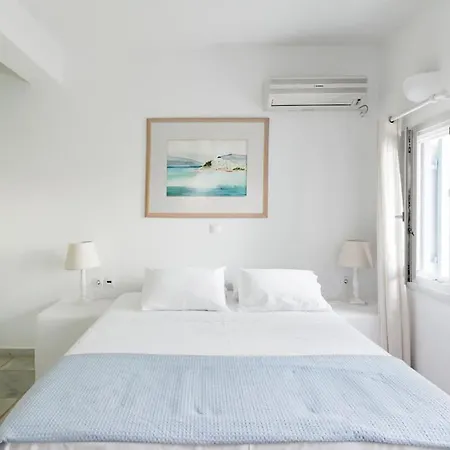 Waterfront With Breathtaking Views 3 Villa Páros